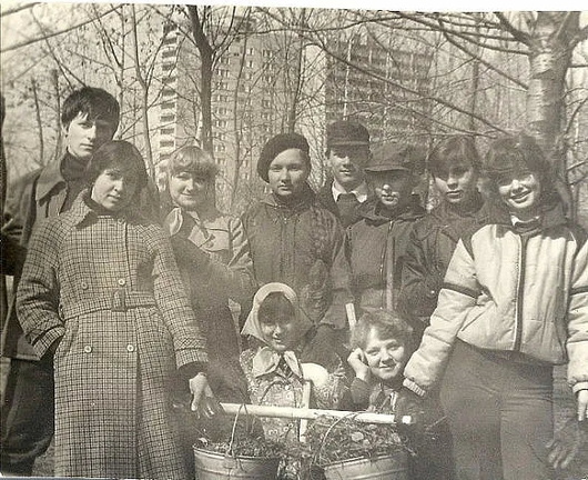 Слева Лёша Мендюков. Офицер пограничник. Прикрывал ребят в Приднестровье когда там был бардак. Был в Москве - крепко с ним квакнули!  Фото Валера Сорокин